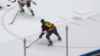 VGK@VAN: Sasson scores goal against Carter Hart