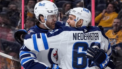 Niederreiter schnürt Doppelpack in Nashville