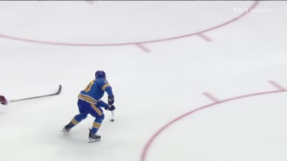 Schenn met la table pour Kyrou