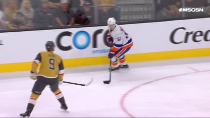 NYI@VGK: Heineman scores goal against Akira Schmid