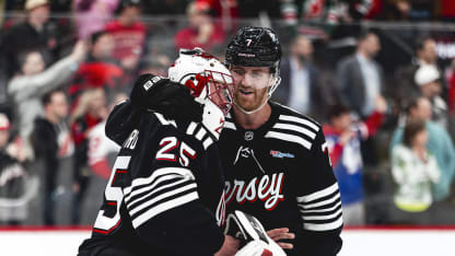 Devils muestran el músculo en casa ante los Red Wings