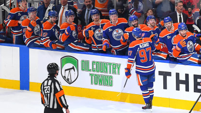 McDavid grabs lead on crafty tip-in