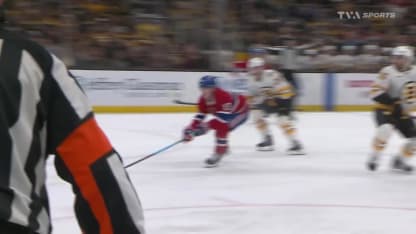 MTL@BOS: Caufield a inscrit un tour du chapeau contre les Canadiens