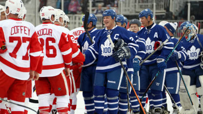 wings-leafs-alumni-123116