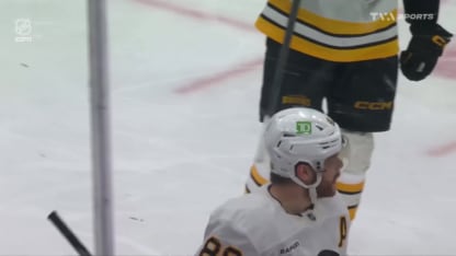 BOS@NJD: Pastrnak marque un but contre Jacob Markstrom