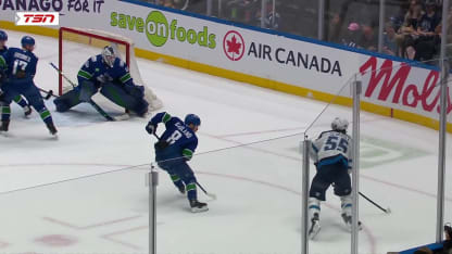 WPG@VAN: Vilardi scores goal against Nikita Tolopilo