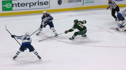 Un tir canon de Morrissey à la mise au jeu