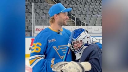 Walker donates equipment to Blues Special Hockey