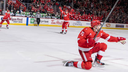 Larkin, van Riemsdyk connect to tie it