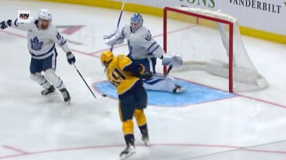 TOR@NSH: Woll with a great save against Michael Bunting