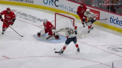 Bussi vole Verhaeghe avec le bouclier!