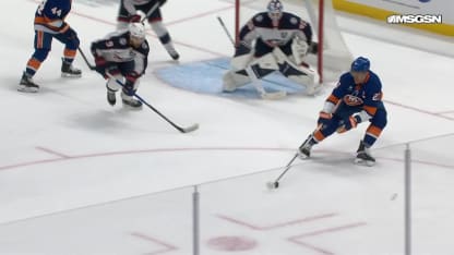 CBJ@NYI: Holmstrom scores goal against Elvis Merzlikins