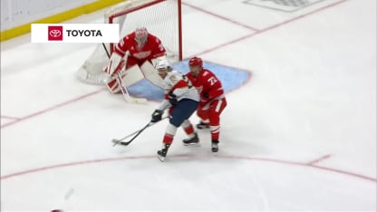 DET@FLA: Hinostroza scores goal against John Gibson