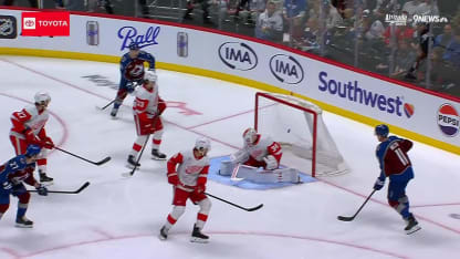 Toews décoche un boulet de canon
