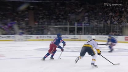 Panarin creuse l'écart