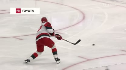 Aho déjoue Bobrovsky en échappée