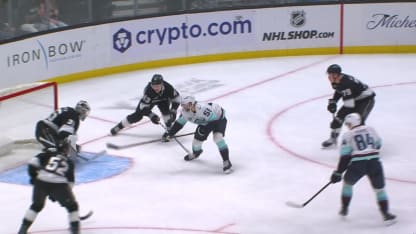 SEA@LAK: Wright scores goal against Darcy Kuemper