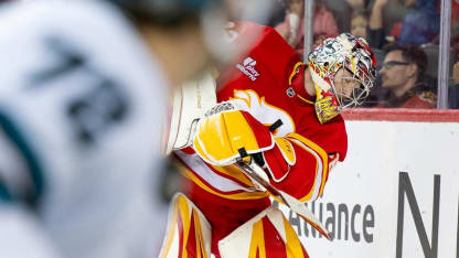 Wolf shuts out Sharks