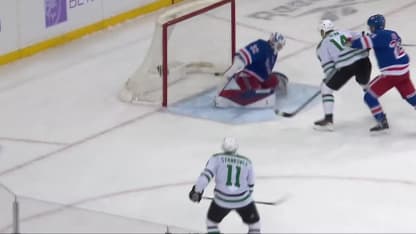 DAL@NYR: Benn scores PPG against Jonathan Quick