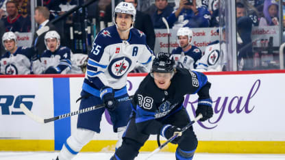 Tre poäng från Nylander i Torontos seger