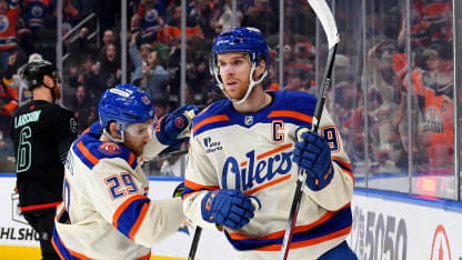 Tour du chapeau de McDavid