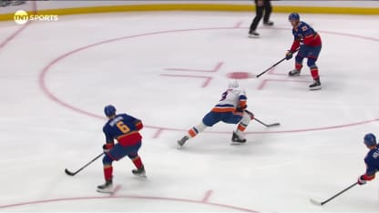 NYI@STL: Broberg starts off scoring