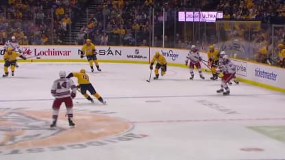 Stamkos marque un but dans un filet désert