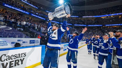 Hedman-and-Stamkos-Cup-lift