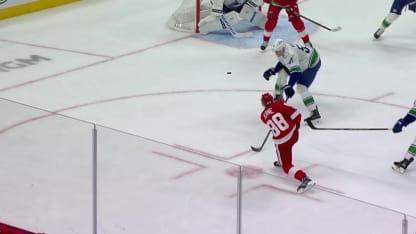 Kane nets PPG as Raymond earns 300th NHL point