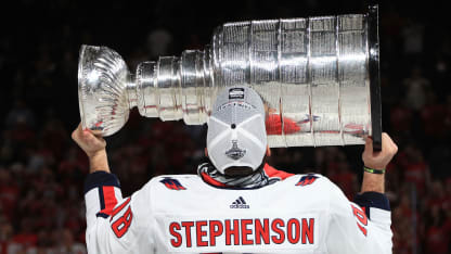Stephenson lifiting Cup Capitals