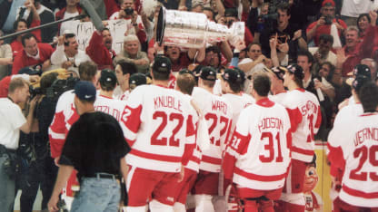 red wings win cup-1997