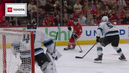 Un premier pour Mangiapane avec les Blackhawks