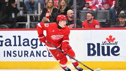 Marco Kasper rueckt bei den Detroit Red Wings in die Mitte