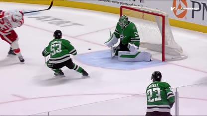 Raymond fait ricocher au vol pour créer l'égalité