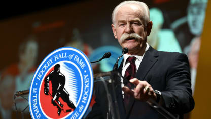 Lanny_McDonald_HHOF_podium