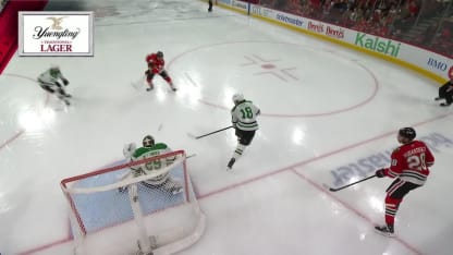 DAL@CHI: Teravainen marque un but en A.N. contre Jake Oettinger