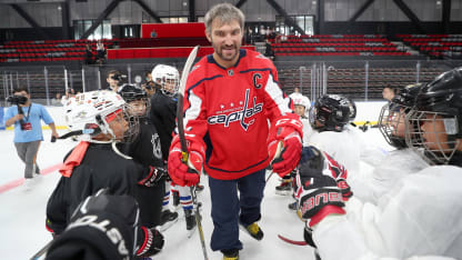 Ovechkin_China_visit_kids