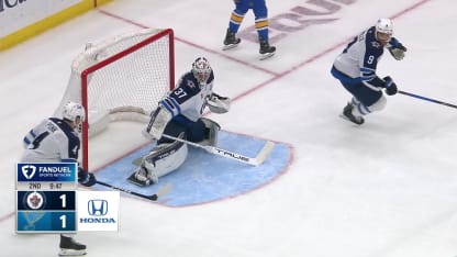 WPG@STL: Hellebuyck with a great save against Jake Neighbours