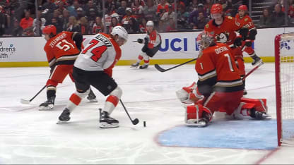 PHI@ANA: Tippett scores goal against Lukas Dostal