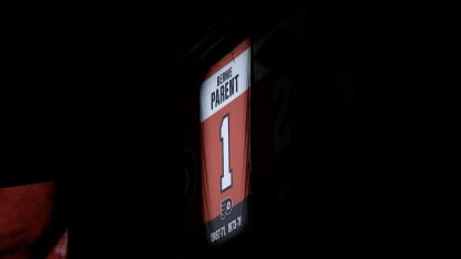 Flyers honor Bernie Parent