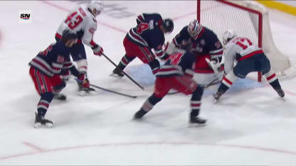 Chychrun empêche Hellebuyck de signer un jeu blanc