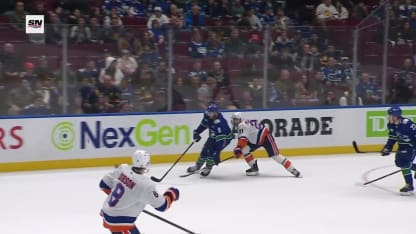 NYI@VAN: Dobson (NYI) marque un but dans un filet désert