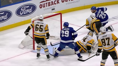 Gourde prépare le 100e but de Girgensons