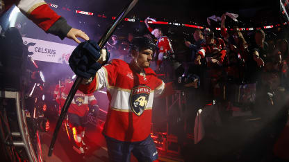 Nico Sturm wird in Spiel 4 fuer Florida Panthers zurueck im Kader sein