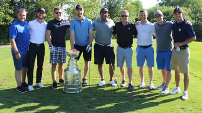 Pietrangelo goes golfing with Stanley Cup