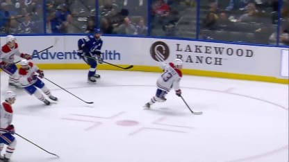 Kucherov coupe le déficit en moitié
