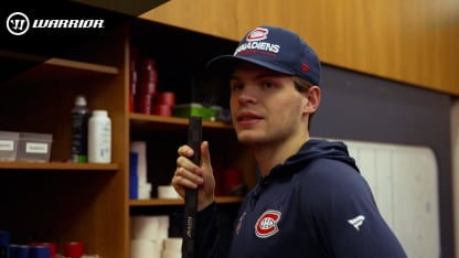 Jake Evans prépare son bâton