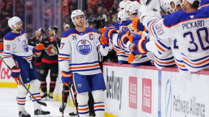 McDavid's first goal of the season