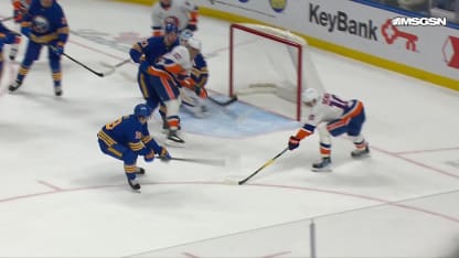 Schenn cuts deficit with buzzer-beater