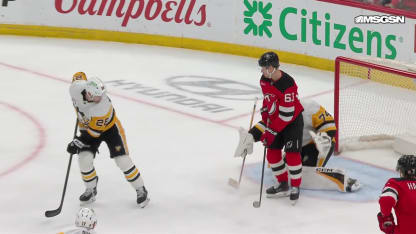 PIT@NJD: Hughes scores goal against Stuart Skinner